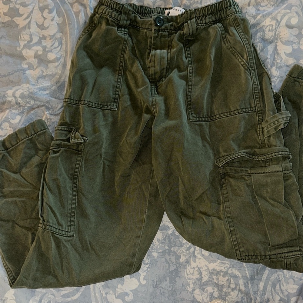 Green cargo pants